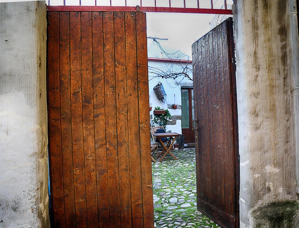 La Corte Di Grazia_Iun P2039/40 Nuoro  Buitenkant foto